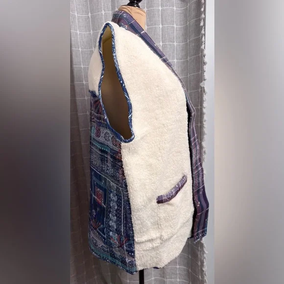 NWT Vest Lucky Brand Oversized Quilted Uniquely crafted Embroidery Vest - Picture 9 of 12